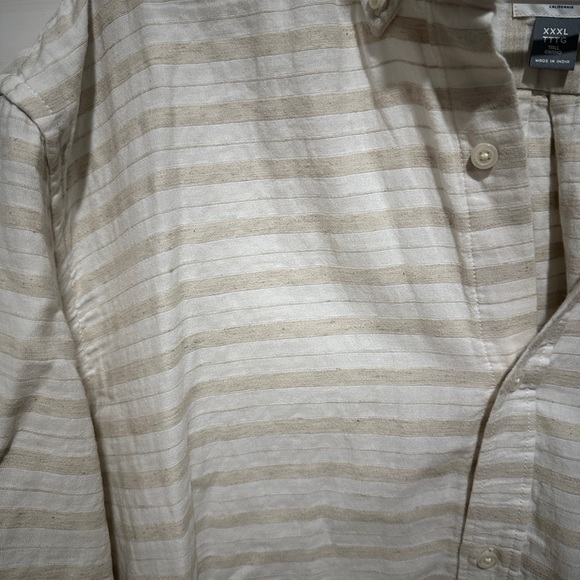 Men’s Stripped Short Sleeve Button Down - Picture 2 of 4